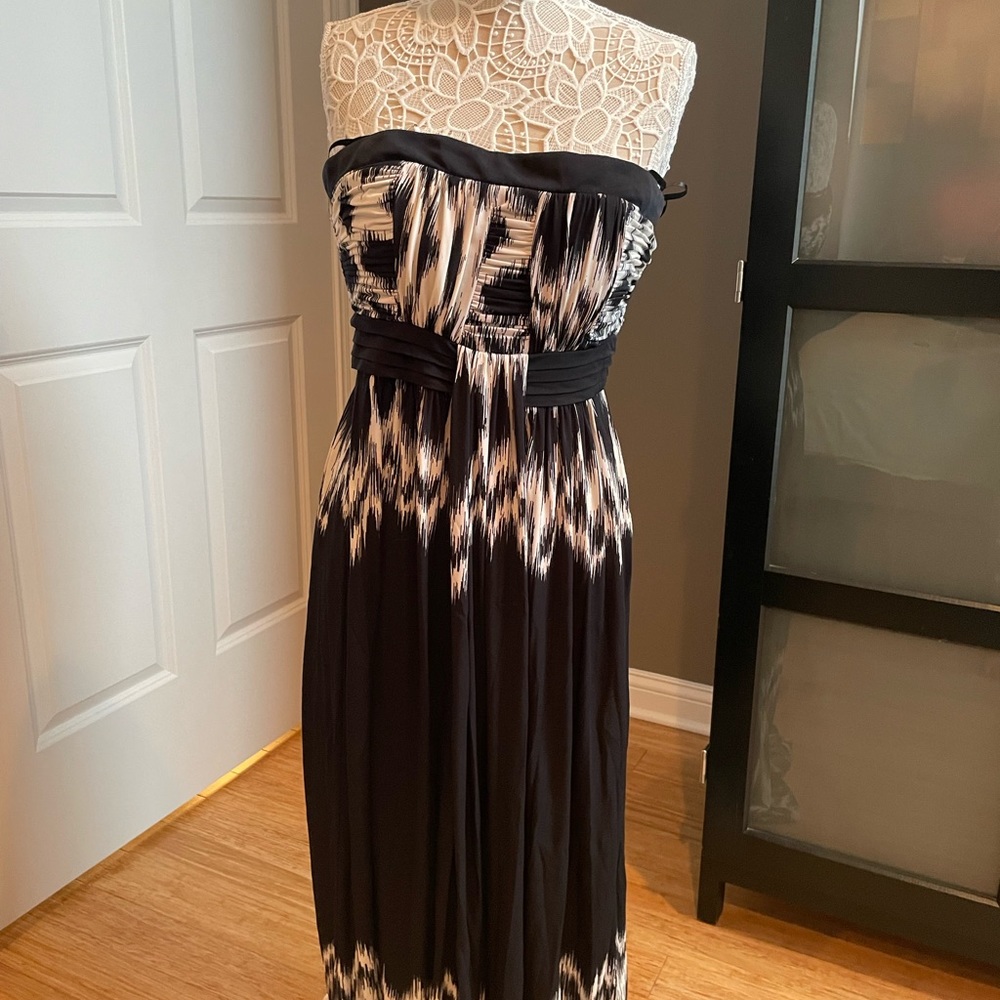 Floor length, strapless dress